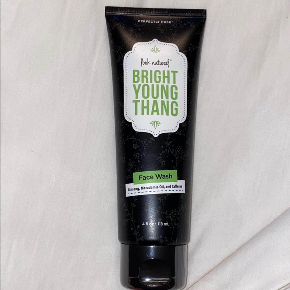 Perfectly Posh Bright Young Thang face wash NWT